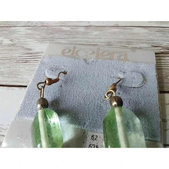 Vintage New Old Stock Etcetera Green Beaded Glass Earrings - Picture 3 of 4